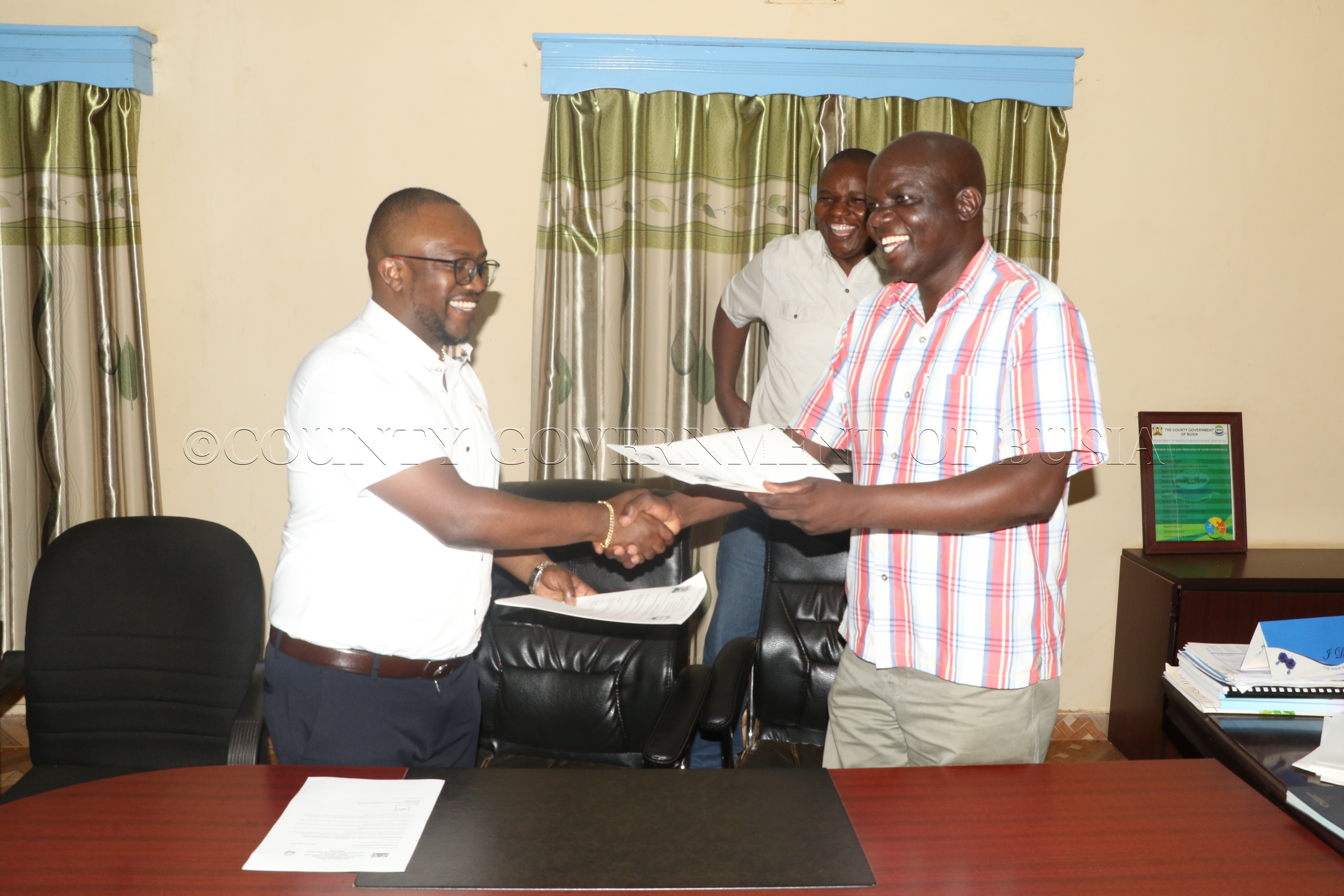 Cross Border Agreements Busia Gvt Contractor Sign Agreement For Contruction Of Cross Border