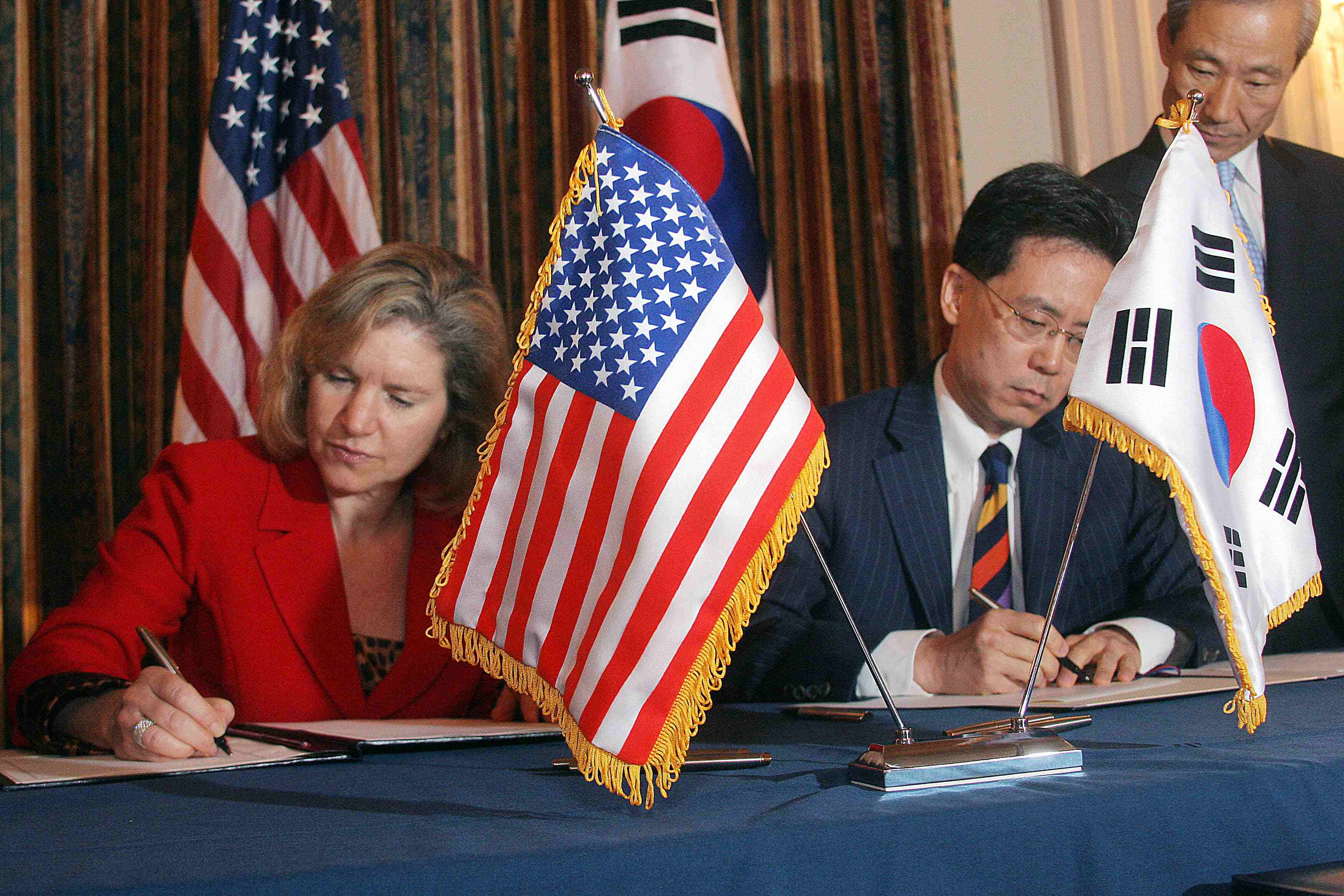 Us South Korea Free Trade Agreement South Koreas Trade Minister In Washington To Renegotiate Korus