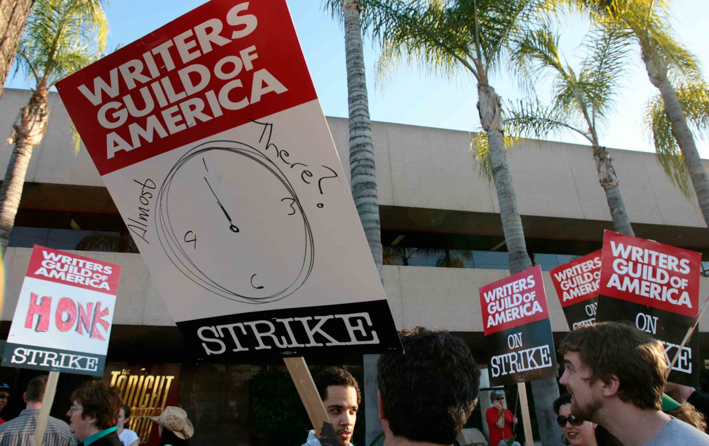 Wga Basic Agreement Democratic Candidates Are Ignoring One Of The Years Biggest Labor